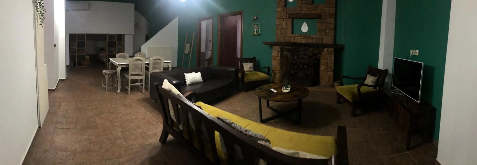 Villa With Garden Peraía
